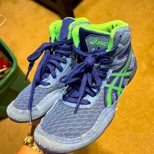 Wrestling shoes youth size 1